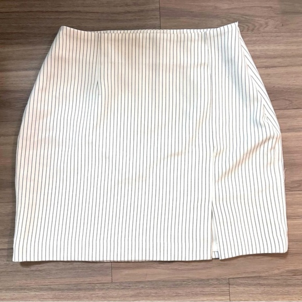 5/$25 Dynamite Striped White and Black Skirt